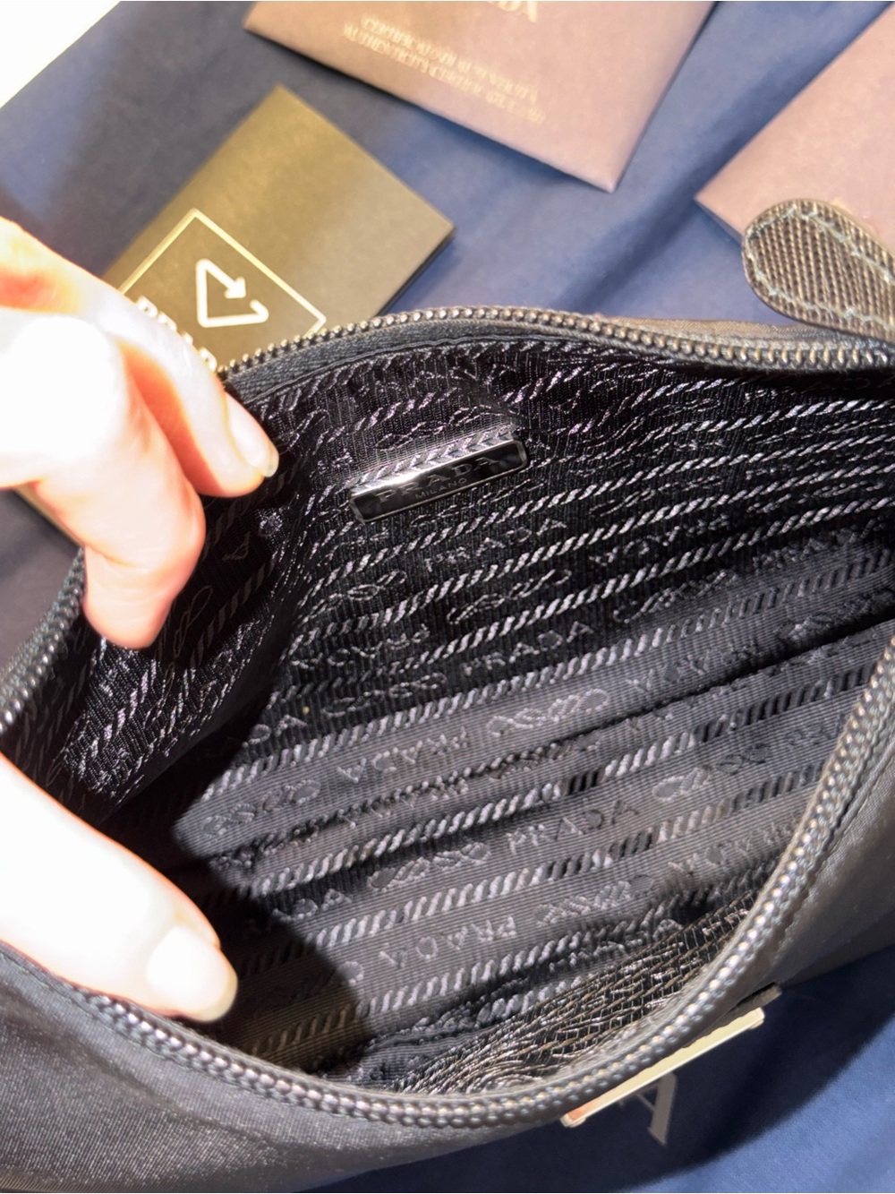 Prada Re-Edition 2000 Re-Nylon Bag - Picture 6 of 10